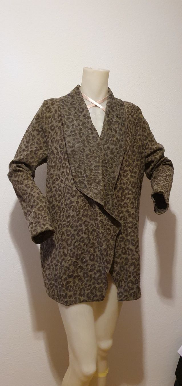Giacche: ZAİDA Kardigan gr38, woollblend – Usato da Niederbipp venduto da fashionfuchs 4