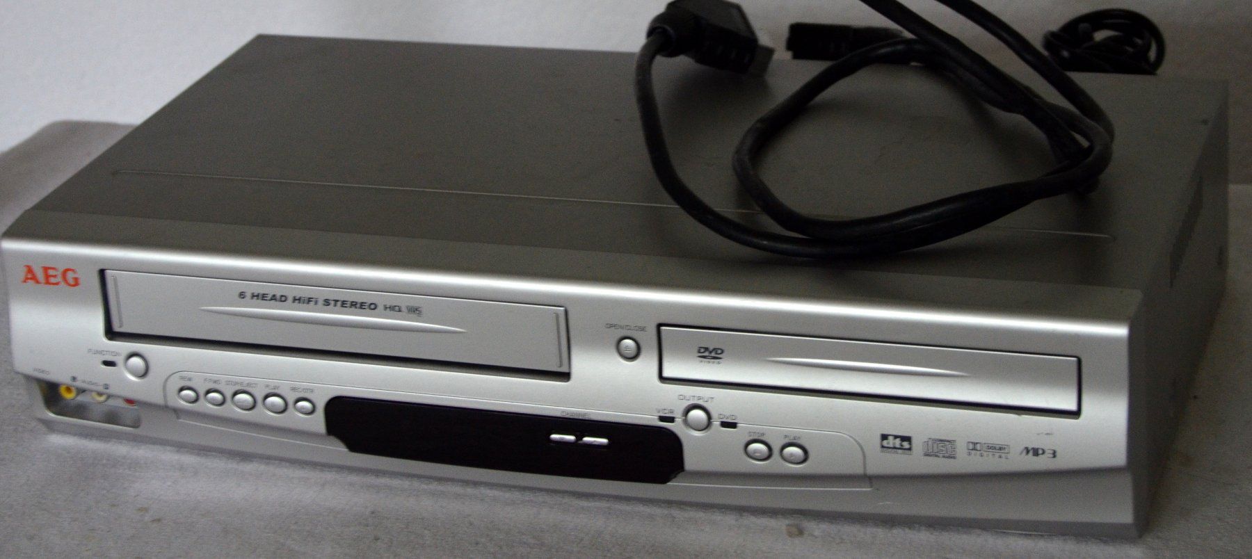 Registratori: Combo DVD / VHS AEG  VCR-D 4507 – Usato da Collonges venduto da arashee