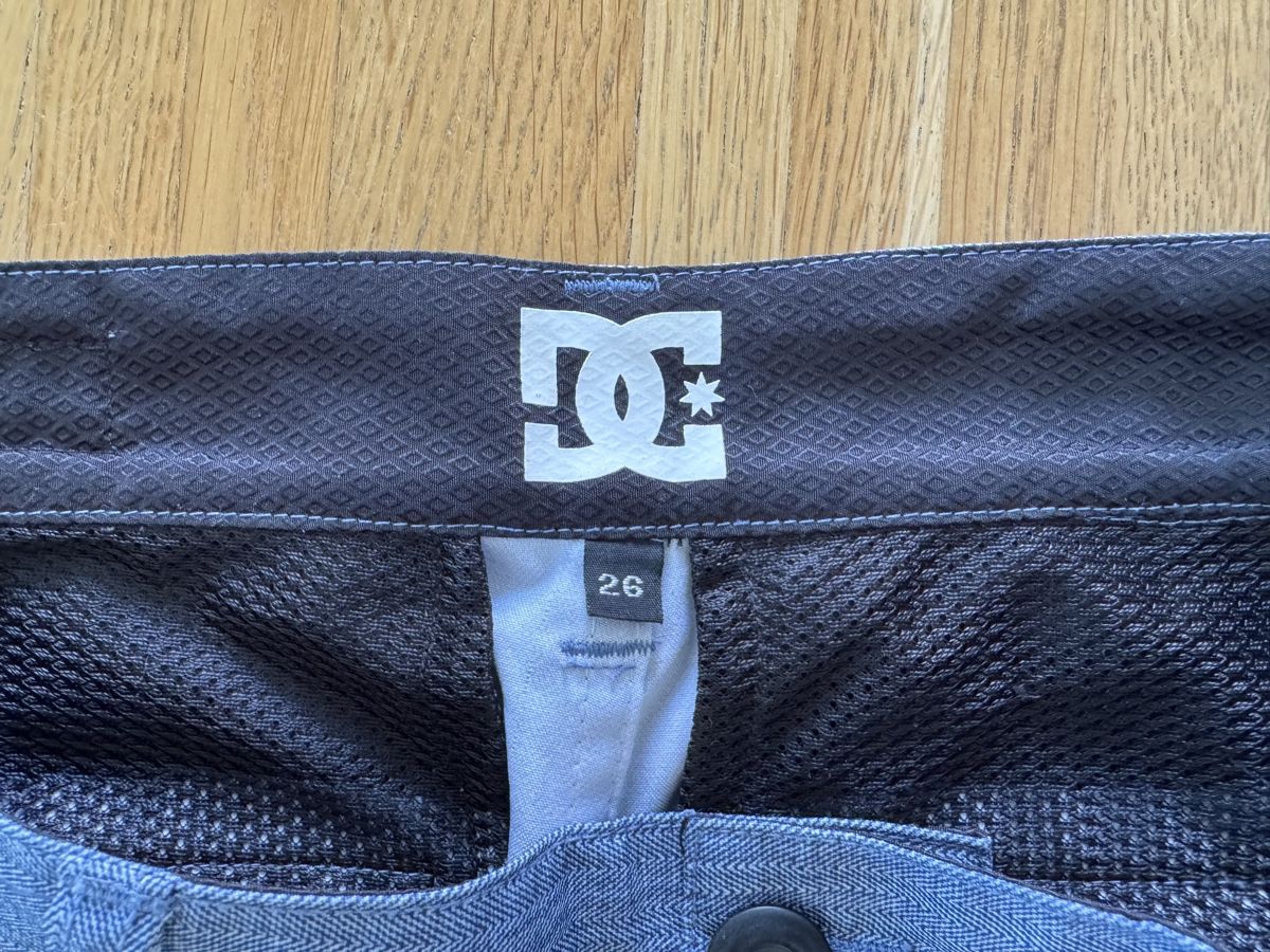 Pantaloni: Pantaloncino blu – Usato da Basel venduto da ser_qy29 2