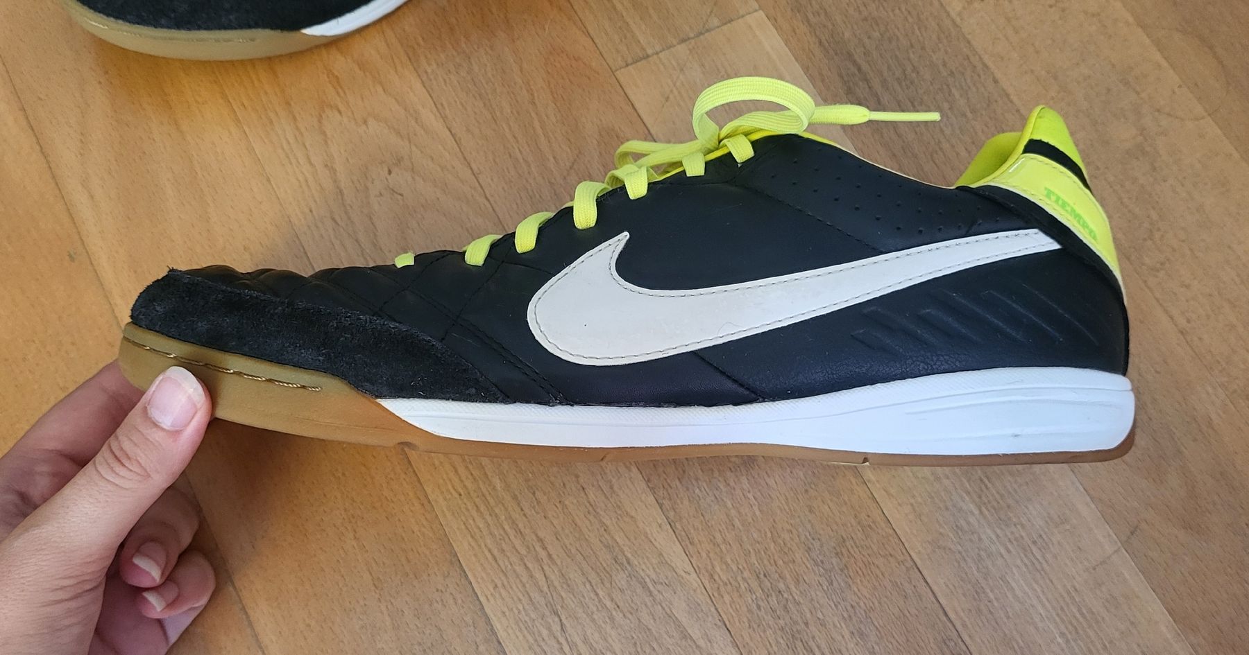 Nike Chaussures hommes: Nike Hallenschuhe Männer, Gr.47 – D'occasion à Embrach par Saphira_007 4