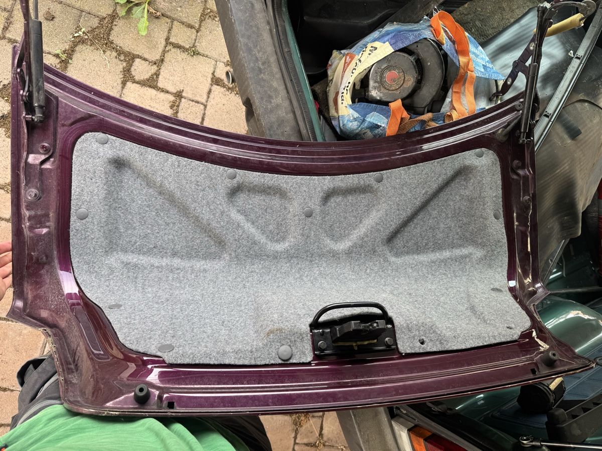 Volvo Tutti pezzi di ricambio auto: Heckklappe Volvo C70 – Usato da Frauenfeld venduto da kaf_s6q7 1