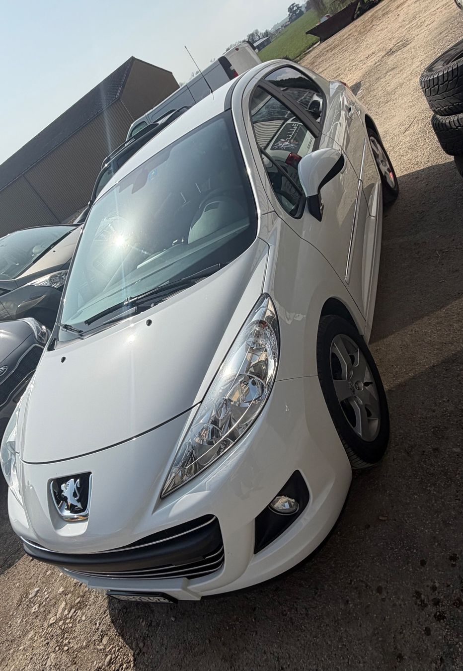 Peugeot Autos: Peugeot 207, essence, blanche, MFK – Neu und originalverpackt aus Yverdon-les-Bains von hal_jq27 3