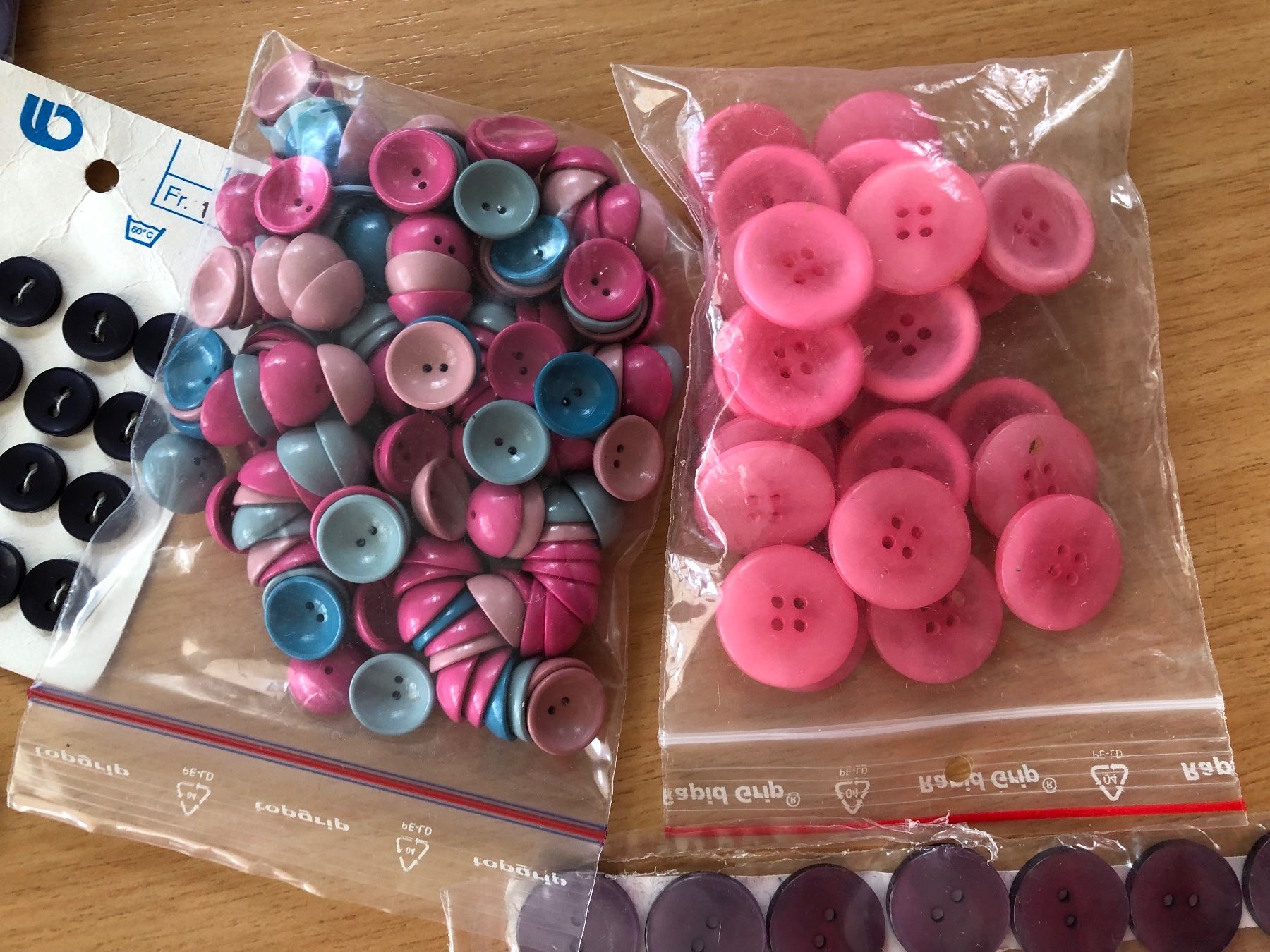 Knöpfe: Lot Knöpfe Pink Violett ca. 630 gr. – Gebraucht aus Sirnach von Goforit2001 3