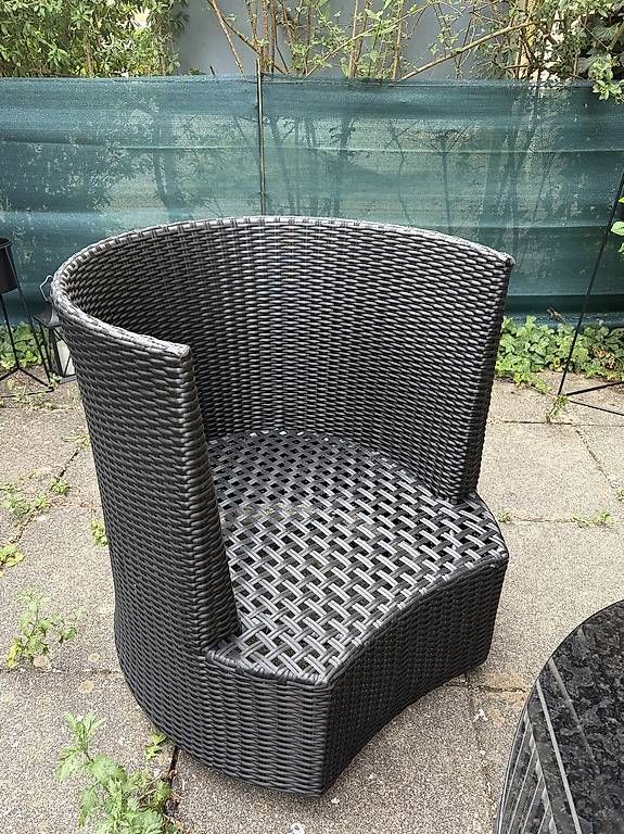 Sofas: Gartenlounge aus Rattan mit Glastisch – D'occasion à Binningen par viantob 2