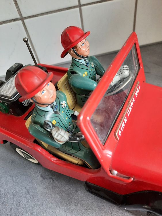 MADE IN JAPAN 1960. FD NAMURA, JEEP de POMPIER, en TÔLE. 2