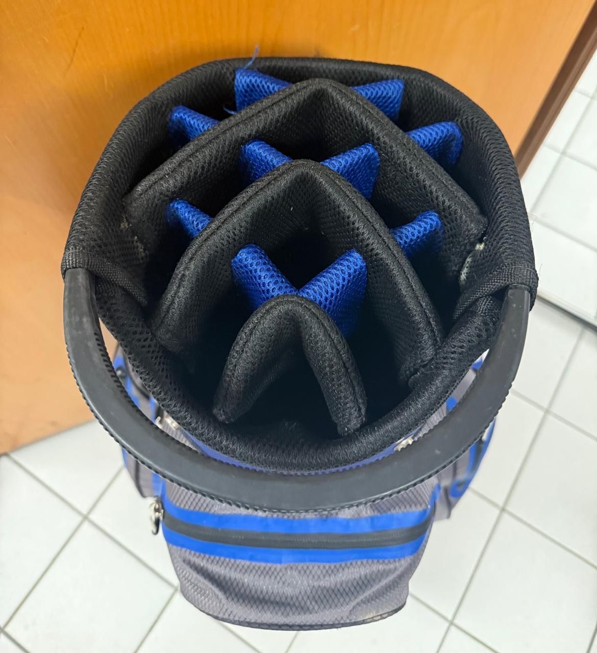Trolley: Blau - grauer Golfbag – Usato da Schaan venduto da Hermine2018 5