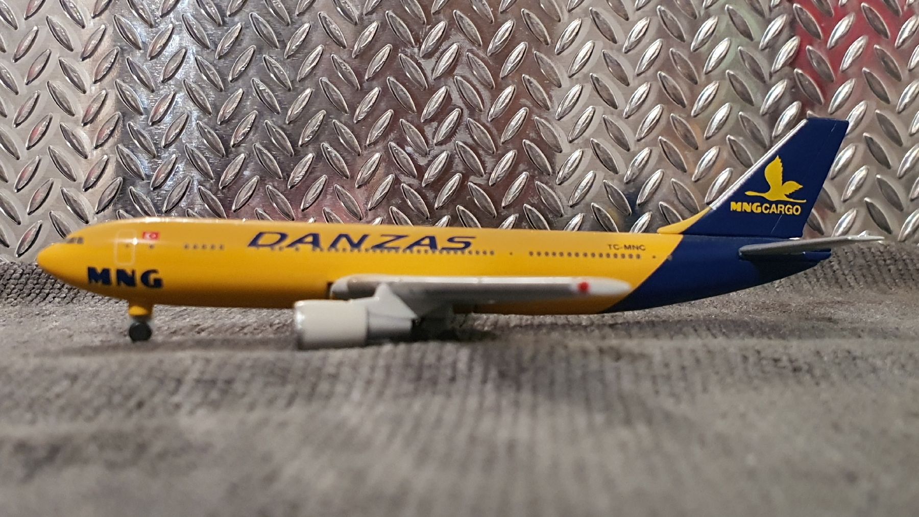 Herpa Kit di modellismo & Modellini statici: HERPA AIRBUS A300-B4F – Usato da Männedorf venduto da Modellbau-wyss