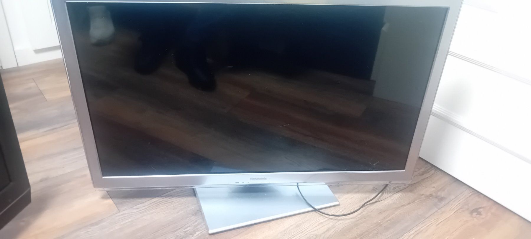 Televisori: 2×Tv...1×bluetooth speaker....DEFEKT – Usato da Rothrist venduto da Y.altun 2