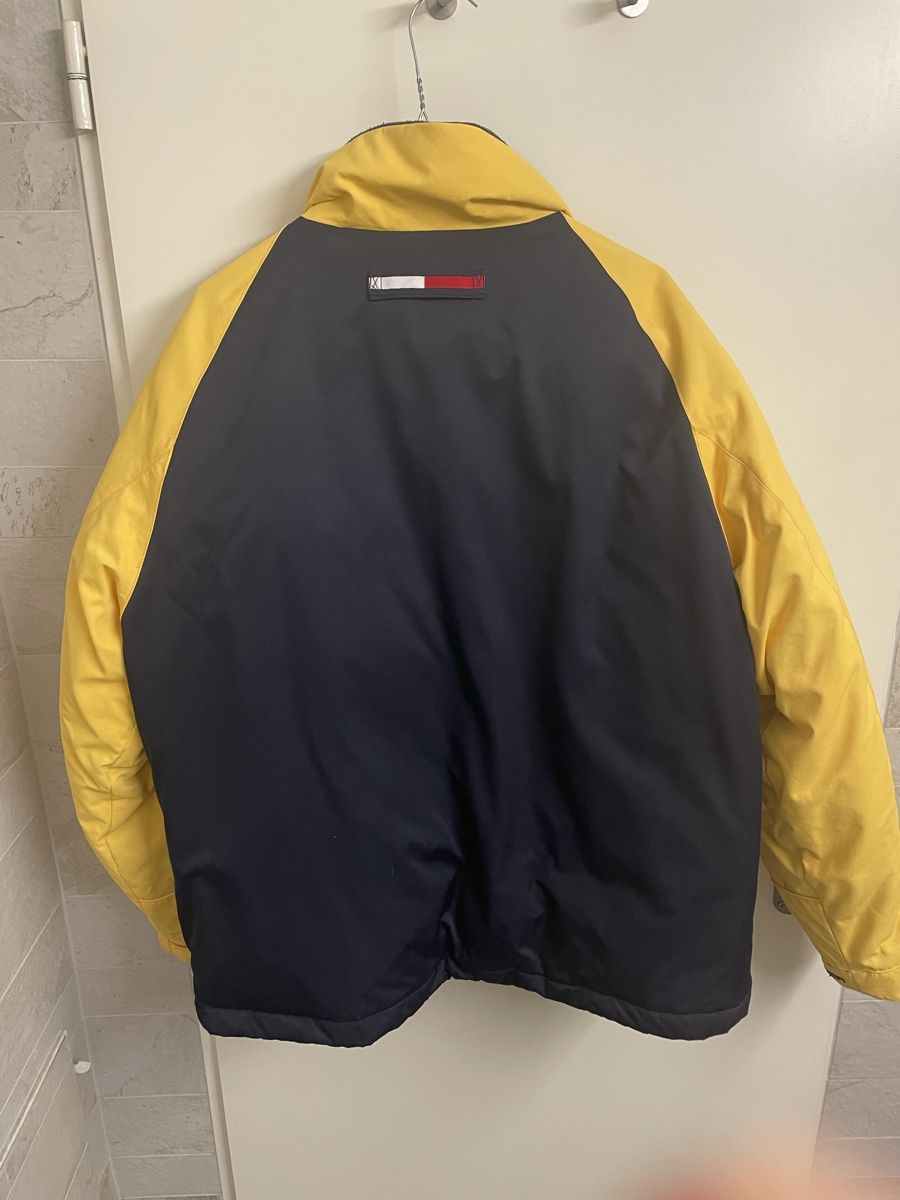 Tommy Hilfiger Giacche: Tommy Hilfiger Winter Jacket, Size M - Great Condition! – Nuovo e nell'imballaggio originale da Buttikon SZ venduto da trzurigo 3