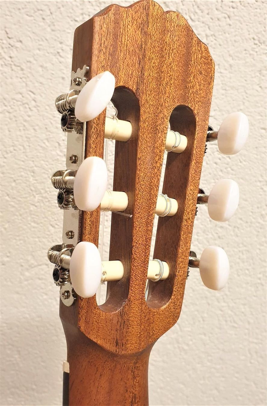 Alhambra Musikinstrumente: Kindergitarre Alhambra (1/2-tel Grösse) – Neu und originalverpackt aus Wöschnau von Musikhaus-Luethy5012 6