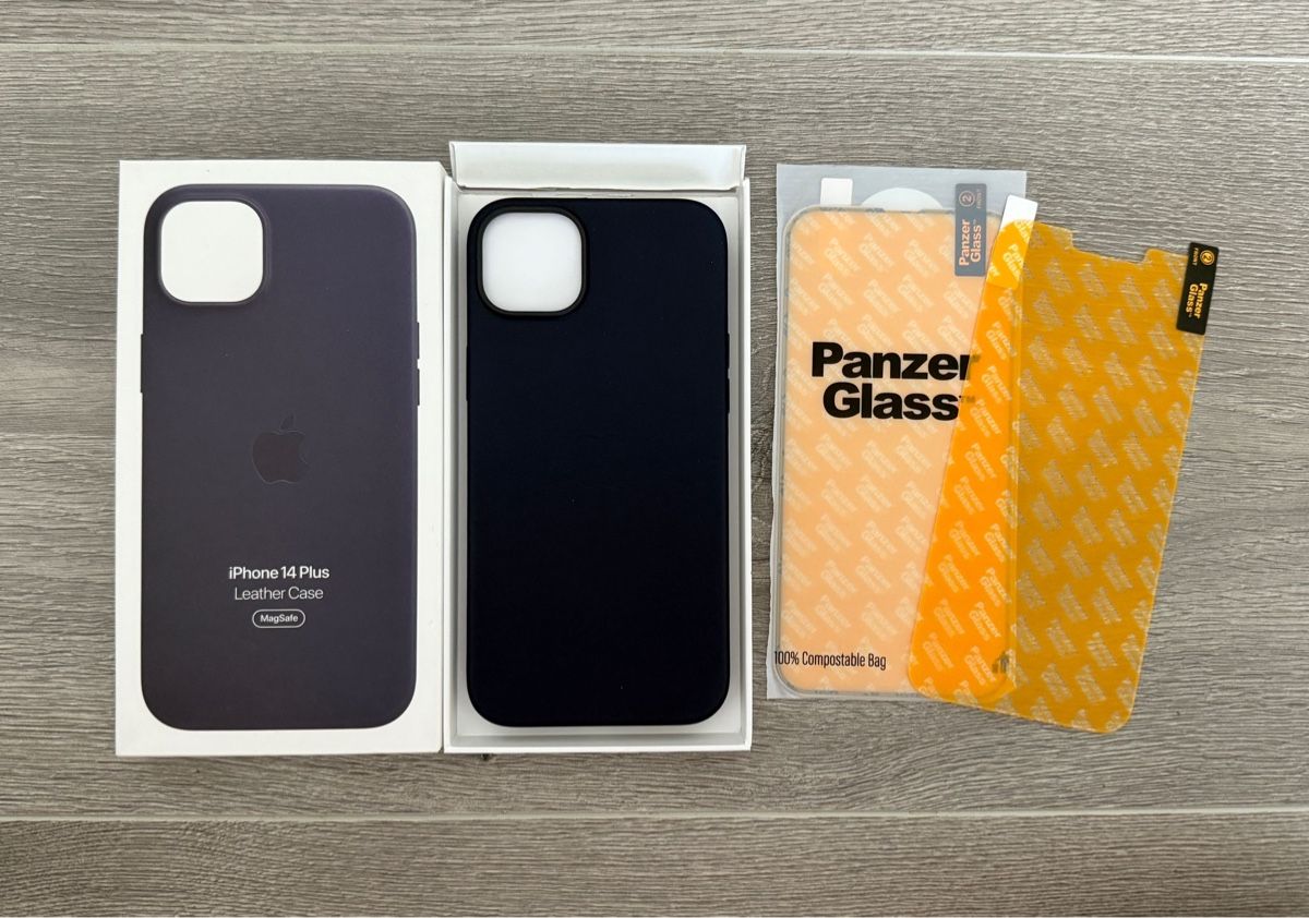 Apple Cover & Protezioni schermo: iPhone 14 Plus Leder Case + Panzerglas 2 Stk Original NEU  – Nuovo e nell'imballaggio originale da Dänikon ZH venduto da tug_m9b6