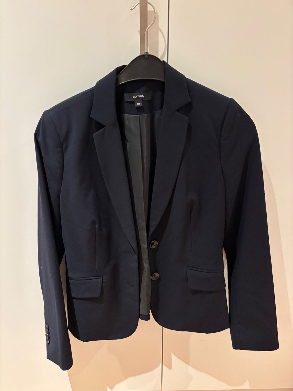 Comma Completi & Tailleur: Comma Hosenanzug Gr 38, Blau – Nuovo (secondo la descrizione) da Rumlikon venduto da ste_5jgh 1
