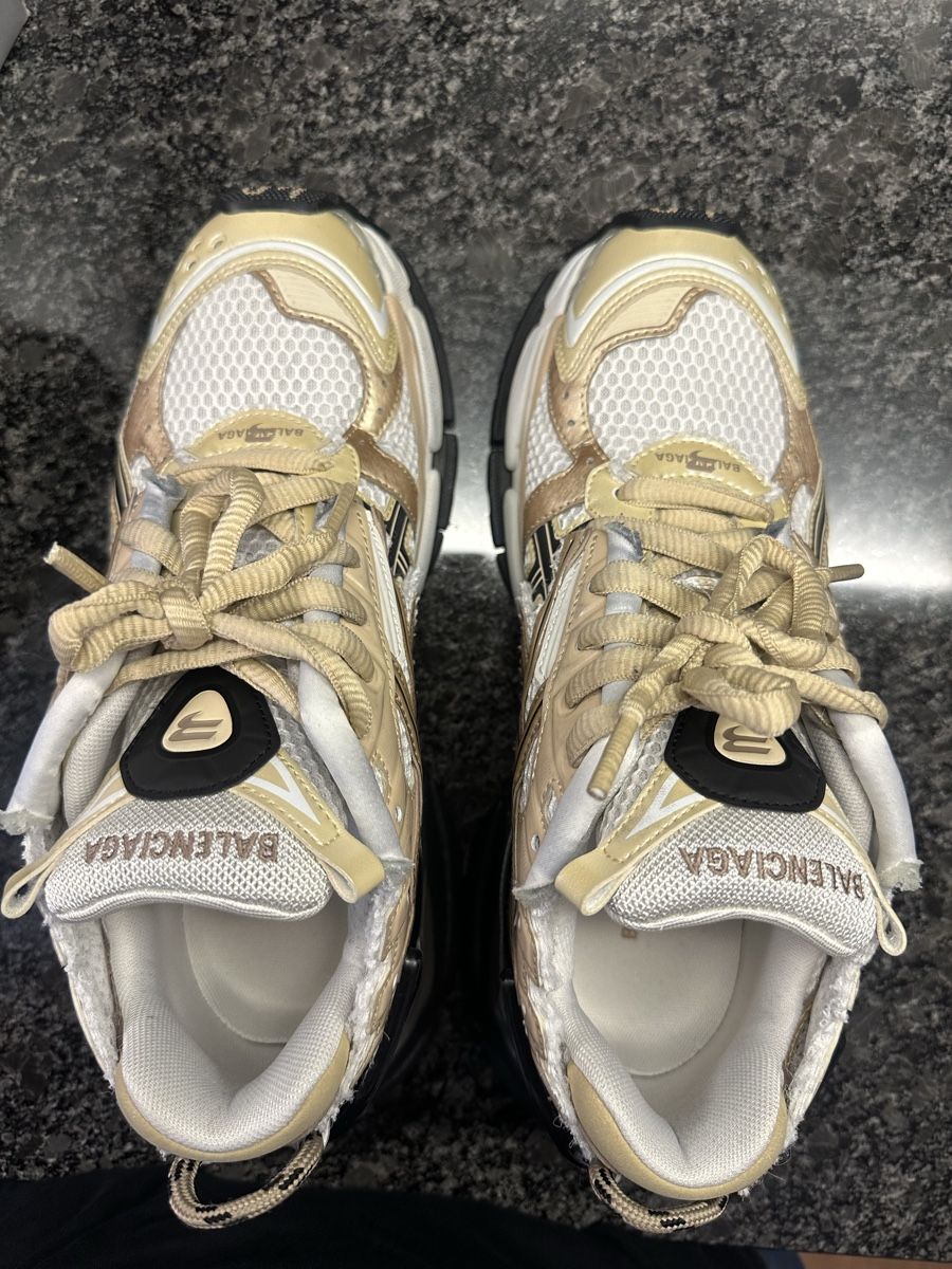 Balenciaga Scarpe da uomo: Balenciaga Runner Sneaker – Nuovo (secondo la descrizione) da Widnau venduto da ces_d8xn 8