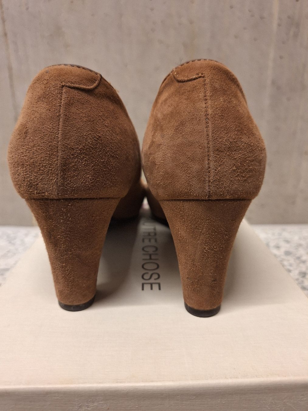 Scarpe da donna: Suede leather shoes – Usato da Cham venduto da Drukkerij 2