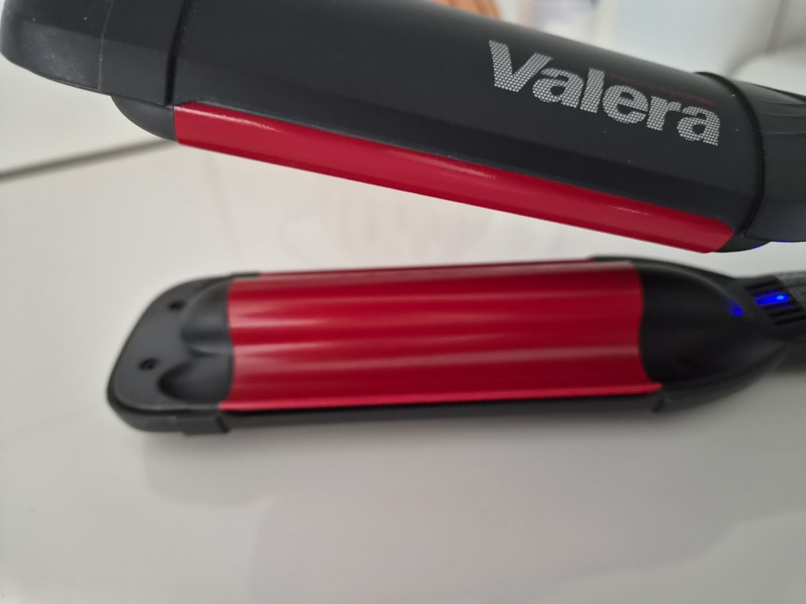 Piastre & Arricciacapelli: Valera Wave Master Ionic, Top Zustand für Beach Waves! – Nuovo (secondo la descrizione) da Rothrist venduto da gab_5dwb