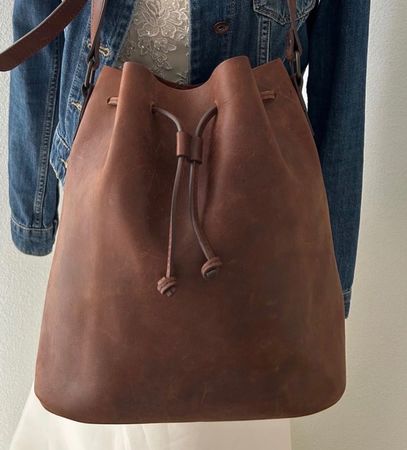 Bucket Bag Park, neuwertig , NP 329Fr.
