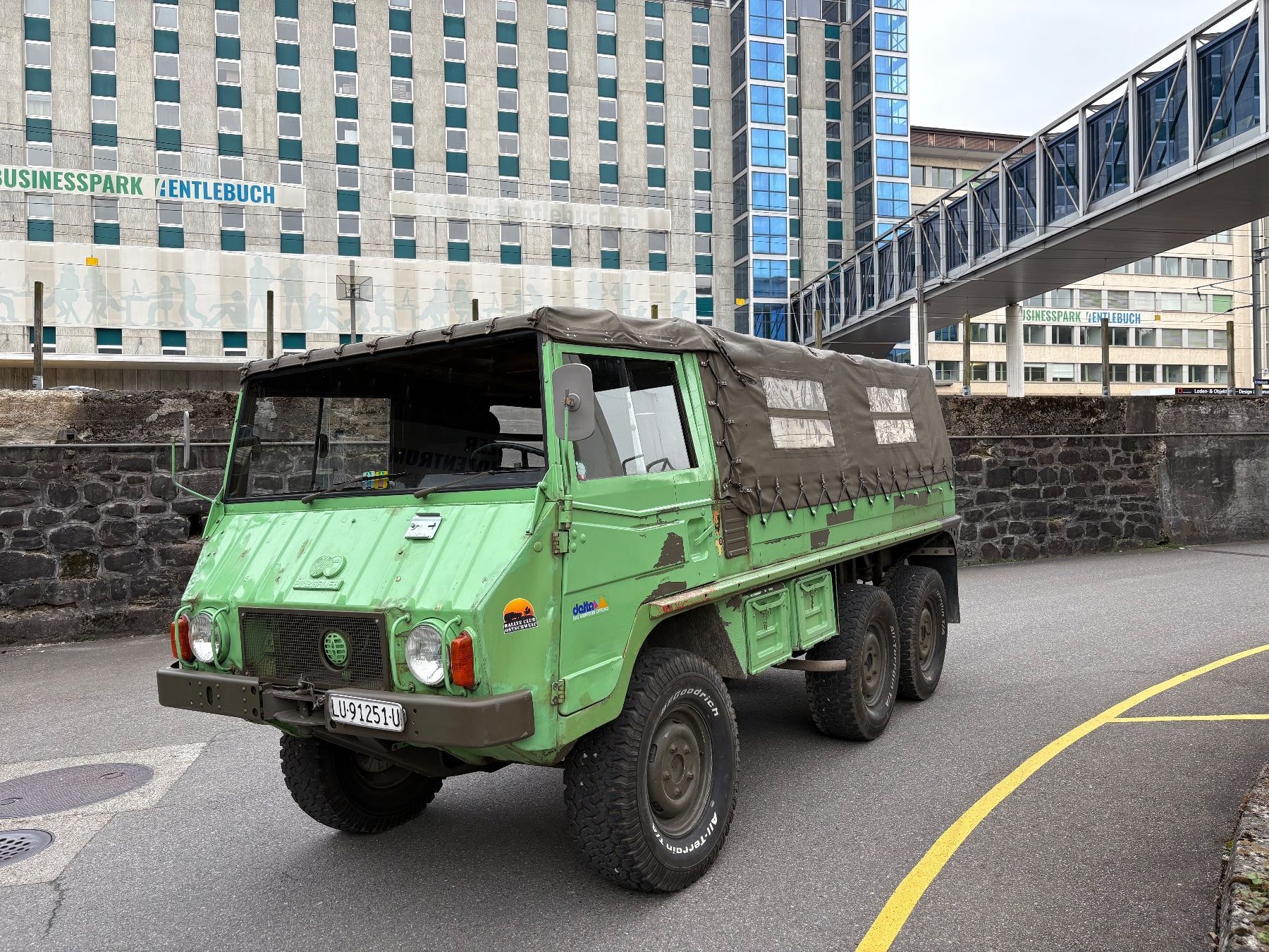 Steyr-Puch Veicoli commerciali: STEYR-PUCH PINZGAUER 712M / 6x6 – Usato da Hasle LU venduto da Mroeoesli0