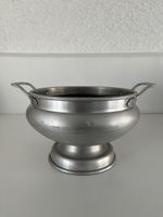 alte Suppenschüssel aus Aluminium