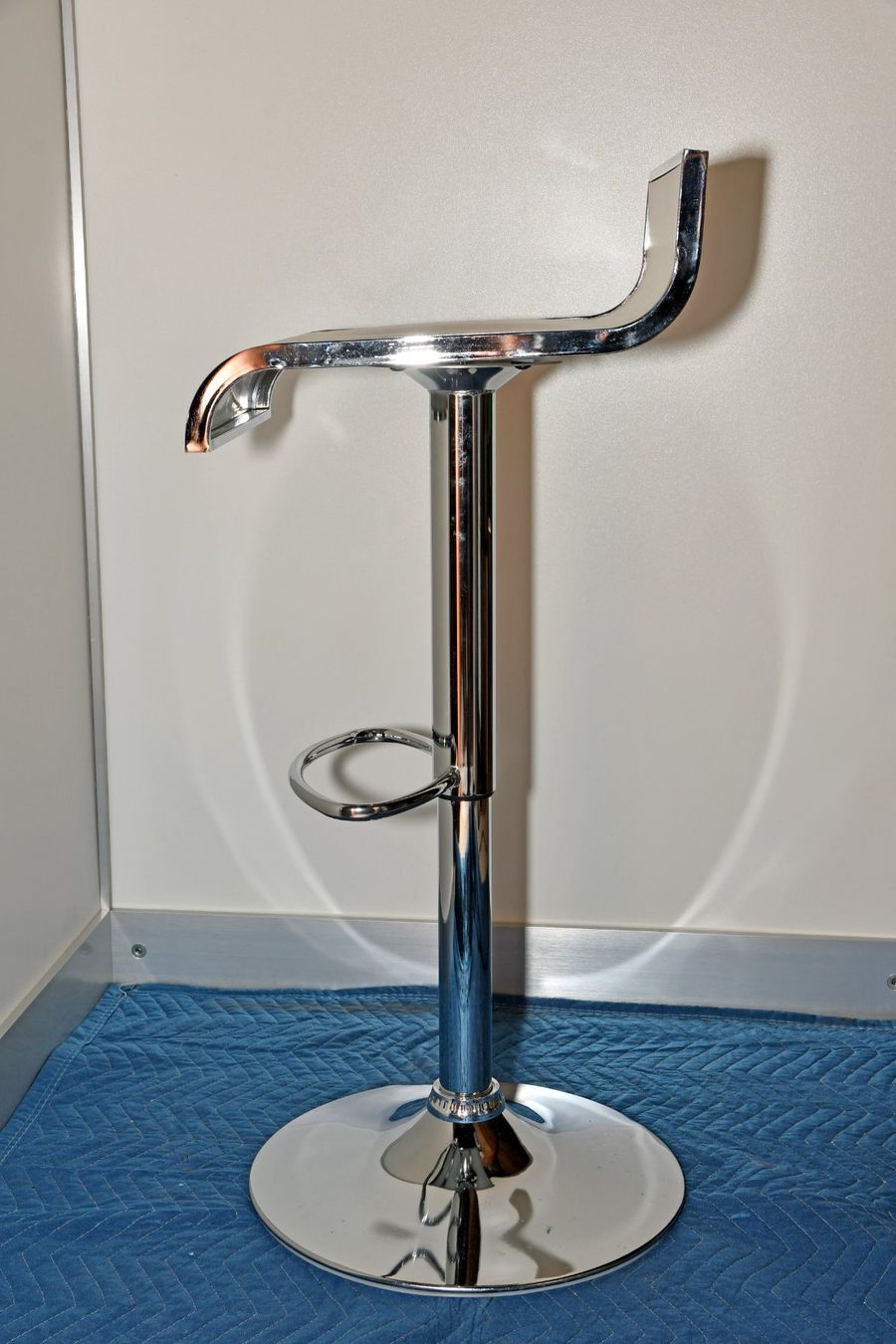 Hocker: Barhocker weiss (8 Stück) – Gebraucht aus Uzwil von mar_j7qp 1