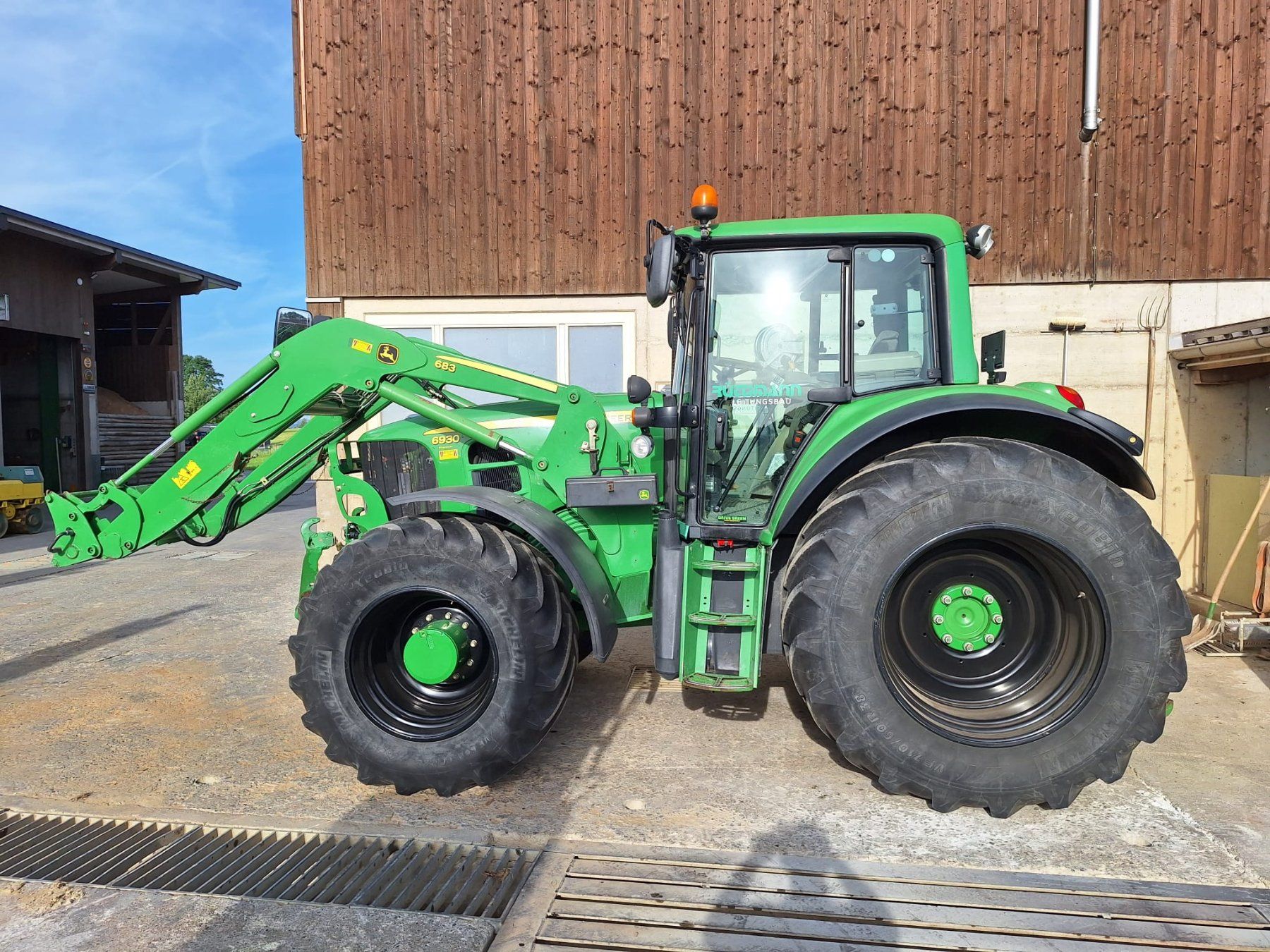 John Deere Trattori: John Deere 6930 Autopower mit RÜFA – Usato da Ballwil venduto da bohrmeister 1
