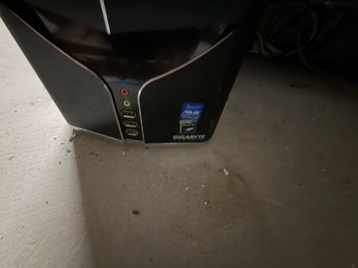 PCs: PC Asus Gigabyte defekt – D'occasion à Schönholzerswilen par mela7 1