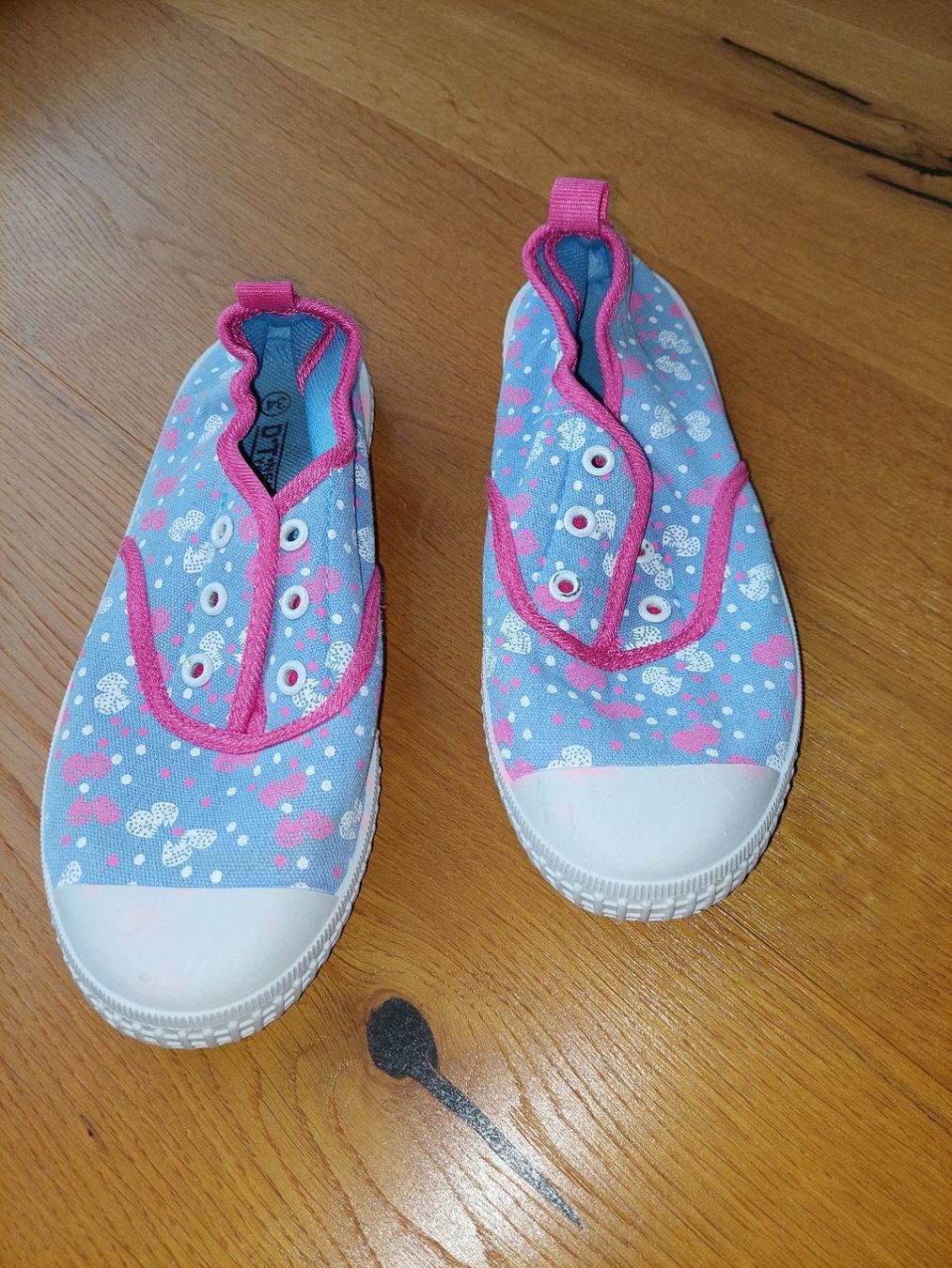 Scarpe per ragazze: Stoffschuhe Gr. 34 – Usato da Bözberg venduto da Zimt104