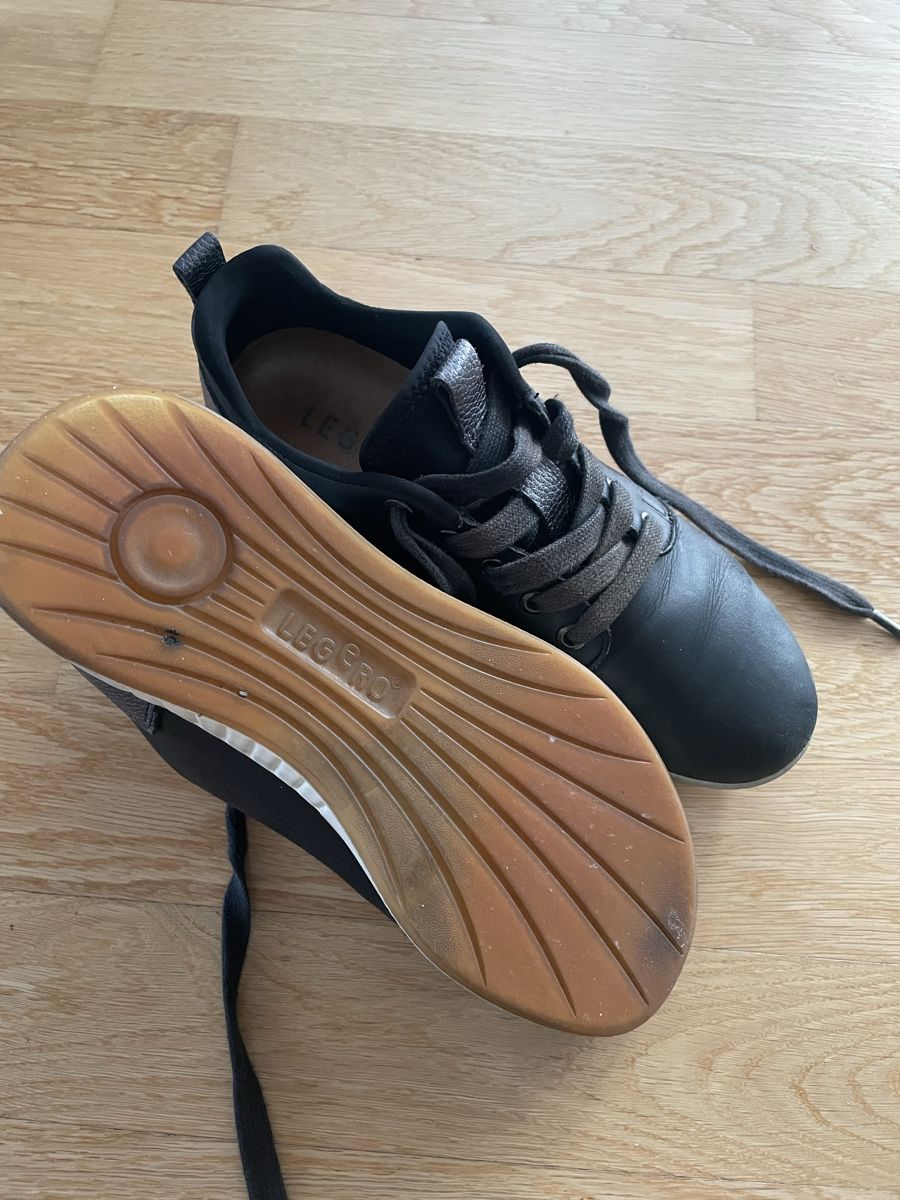 Legero Scarpe da donna: Legero Black Leather Sneakers, Gr. 37 – Usato da Möhlin venduto da Halylea 3