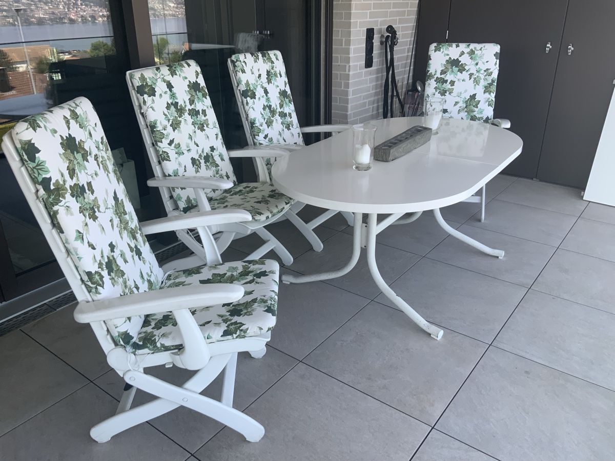 Kettler Poltrone: Gartenstühle mit Gartentisch  – Usato da Thalwil venduto da samson21