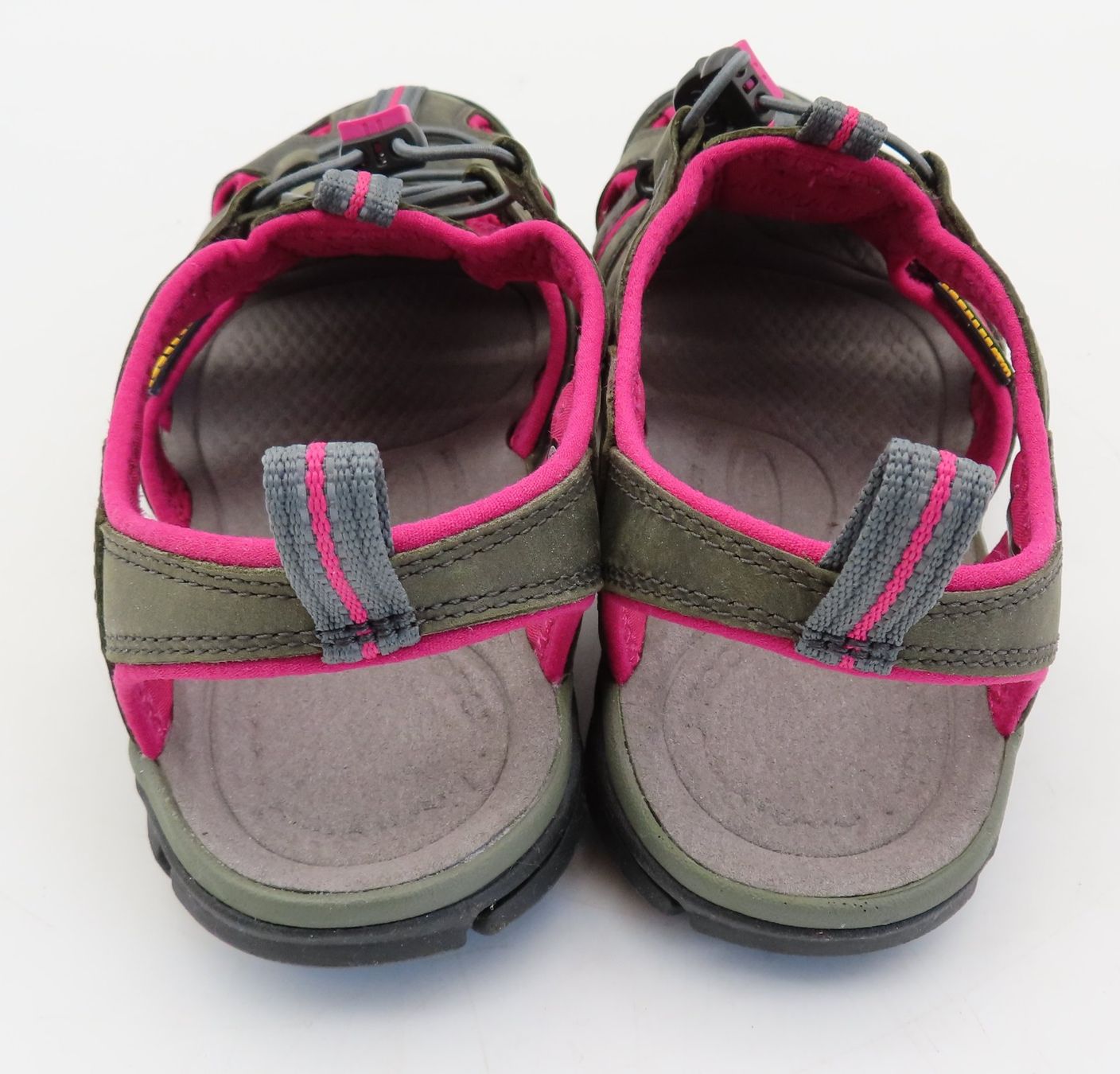 Keen Chaussures femmes: Keen Wandersandalen – D'occasion à Reinach BL par WBZ-Flohmarkt 2