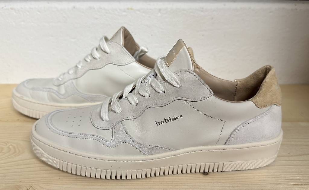 Bobbies Chaussures femmes: Sneaker Bobbies Scott Gr. 38 – D'occasion à Frutigen par sal_9lqd
