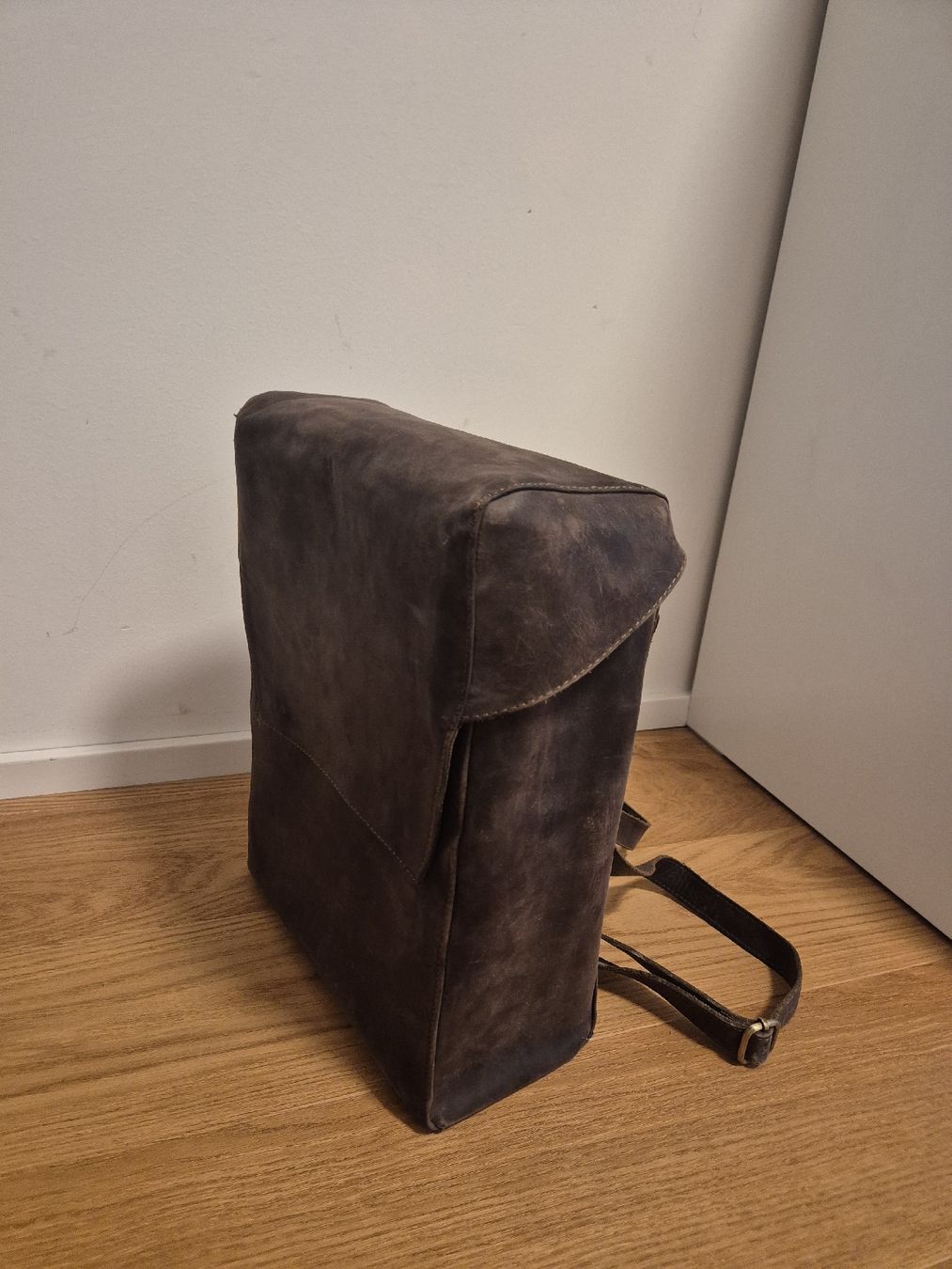 Zaini: Lederrucksack – Usato da Zürich venduto da luzuwi