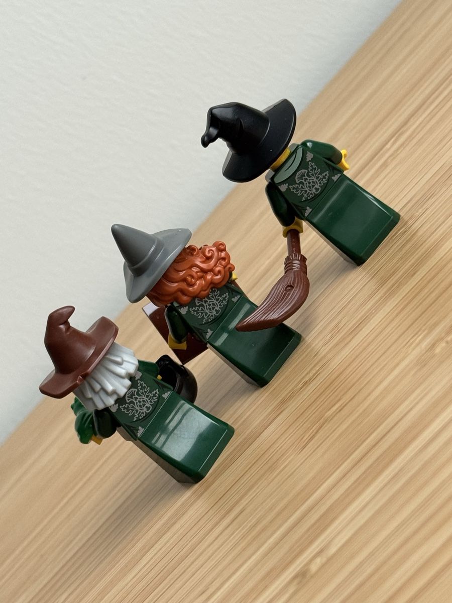 Lego Statuette: Lego Minifiguren Drei Hexen – Nuovo (secondo la descrizione) da Neuhausen am Rheinfall venduto da Laghi 3