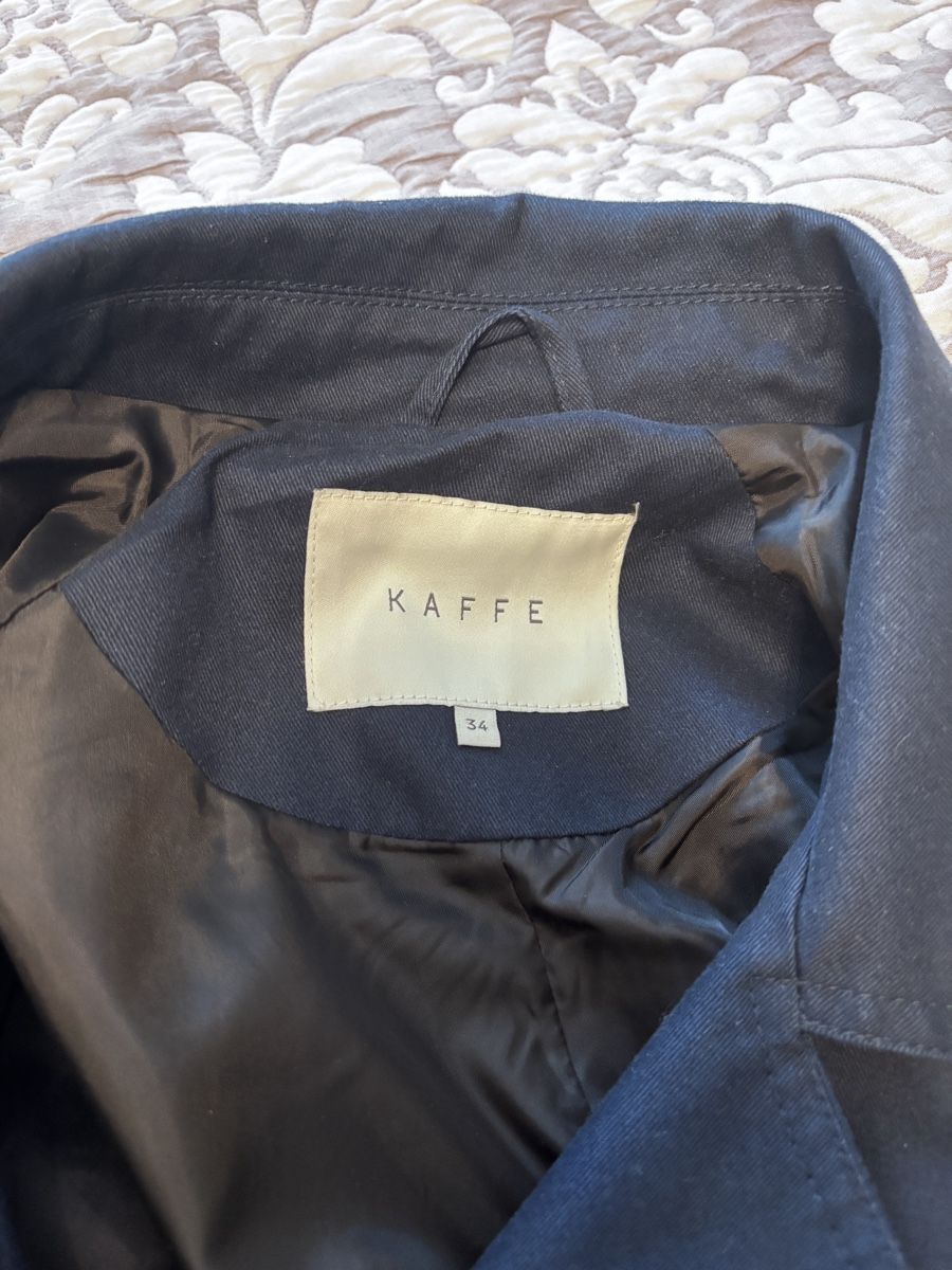 Cappotti: Trenchcoat Marine Blau  – Usato da Zürich venduto da mary_5ln5 6