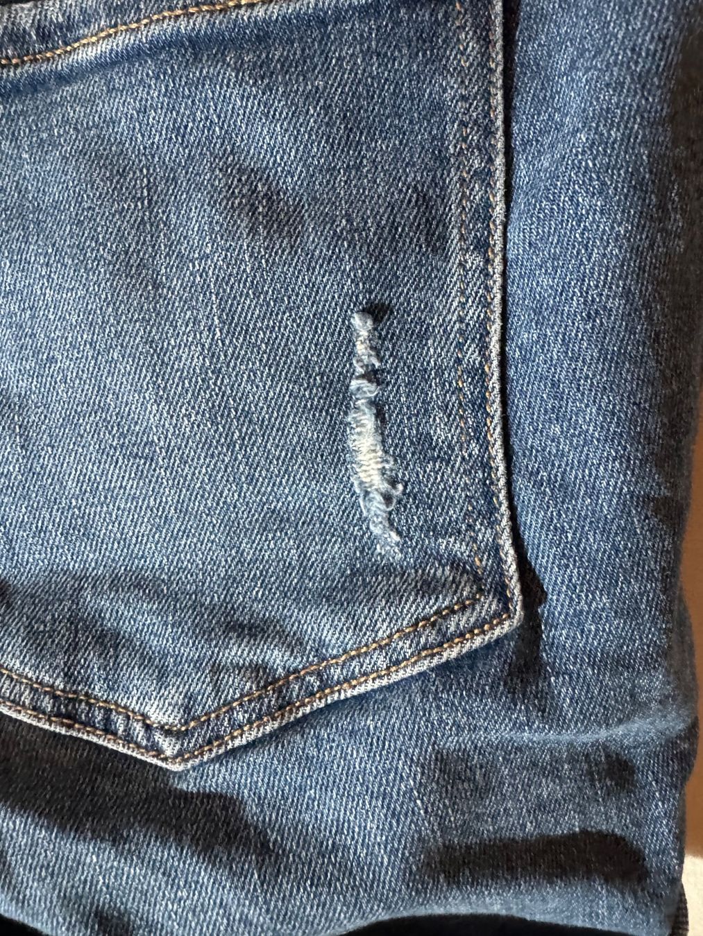 Jeans: Kurze Umstands-Jeans Gr. S – Usato da Grosswangen venduto da SALE_SALE_SALE 4