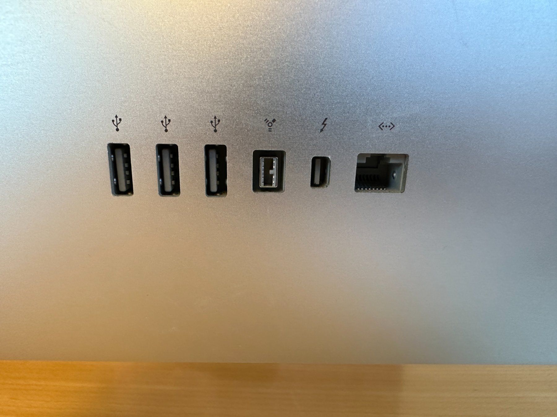 Apple Monitore: Apple Thunderbolt Display 27" A1407, super Zustand – Gebraucht aus Zürich von  2