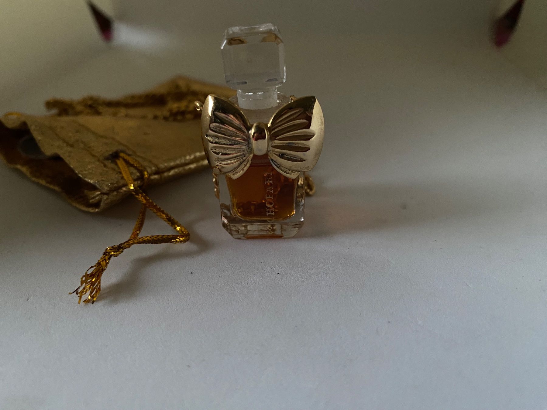 Chopard Catenine: Collier sautoir doré avec parfum Chopard – Usato da Bouveret venduto da wes_7zll