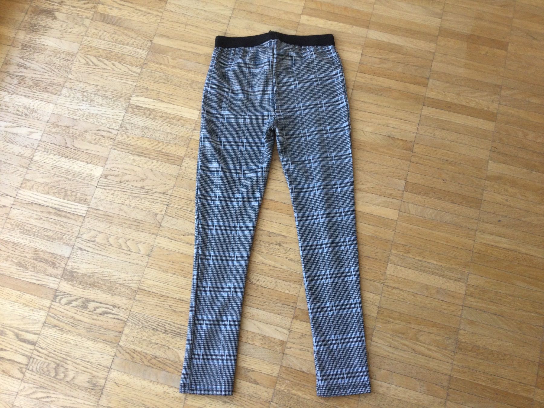 Pantaloni: Reserved Mädchen Slim Hose, Gr 140 – Usato da Zürich venduto da VorlonShadow 3