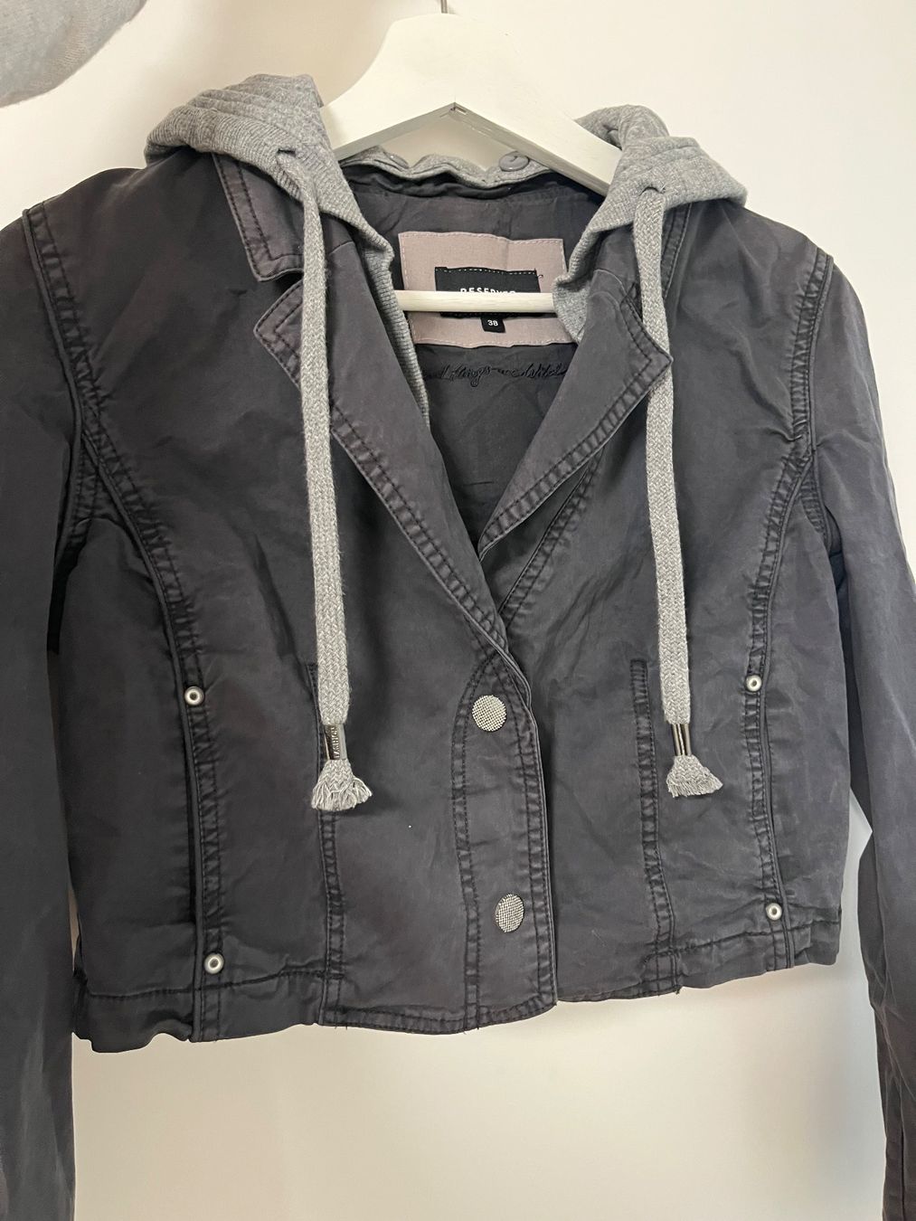 Giacche: Jeansjacke mit Kapuze – Usato da Möhlin venduto da eny_lsk7 1