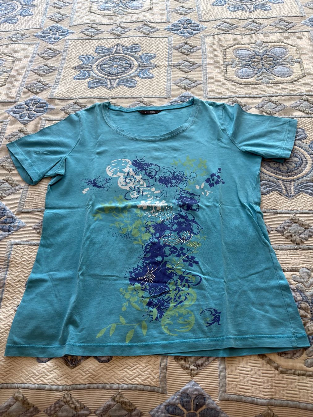Kleiderpakete: Dame-kurze- Hose und T- Shirt – Gebraucht aus Zürich von luc_2t2q 5