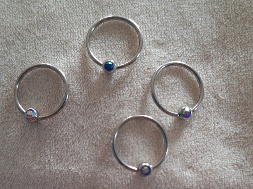 Bijoux piercing: Piercing ring mit steine – D'occasion à Wetzikon ZH par NaWetzi