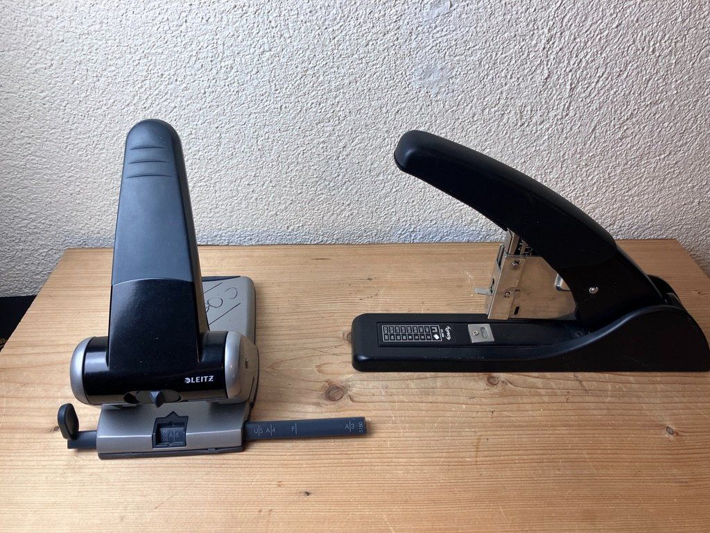 Leitz Tutti gli attrezzi: Locher Leitz 5180 & Stapler Lyreco HD200 – Usato da Fislisbach venduto da Promo 1