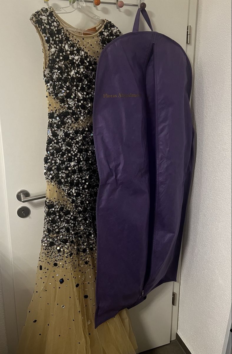 Vestiti: Maxi Kleid mit Pailletten – Nuovo (secondo la descrizione) da Amriswil venduto da AfraEsati1503 6