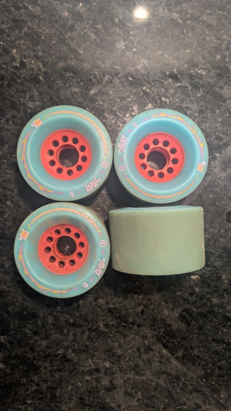 Sonstiges zum Lager & Transport: 88 Wheels McFly 86mm / 74A Longboard Rollen – Gebraucht aus Fällanden von Gregy12344