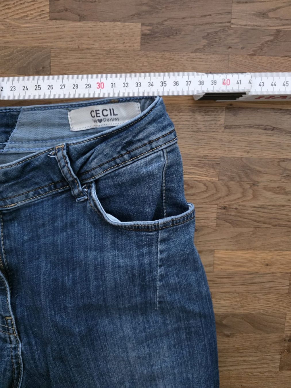 Cecil Jeans: CECIL Jeans Hose Gr. 28 / 26 – Usato da Bennwil venduto da fawag 1