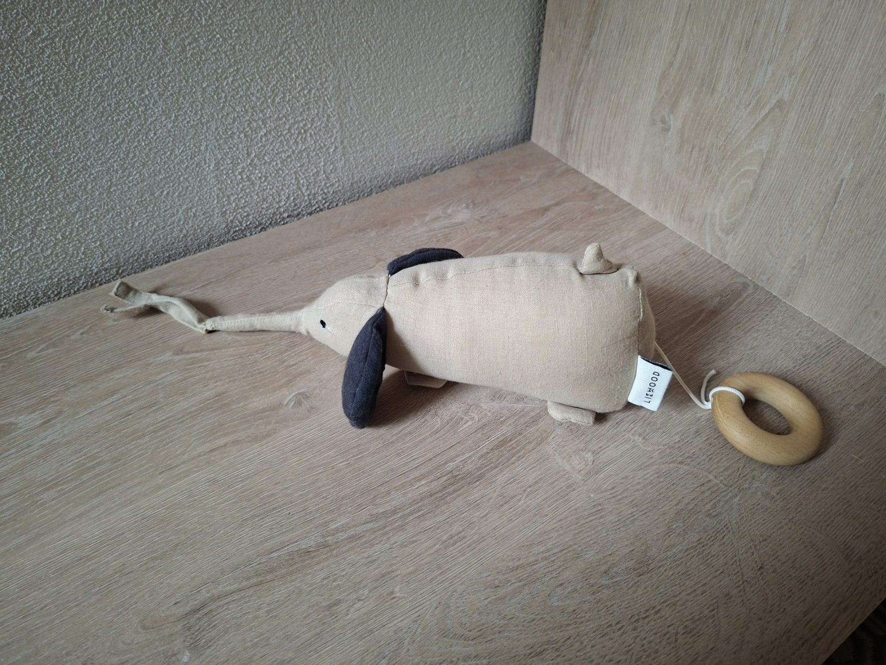 Liewood Spielzeuge: Spieluhr Elefant Liewood – Gebraucht aus Zürich von Jo.Be.