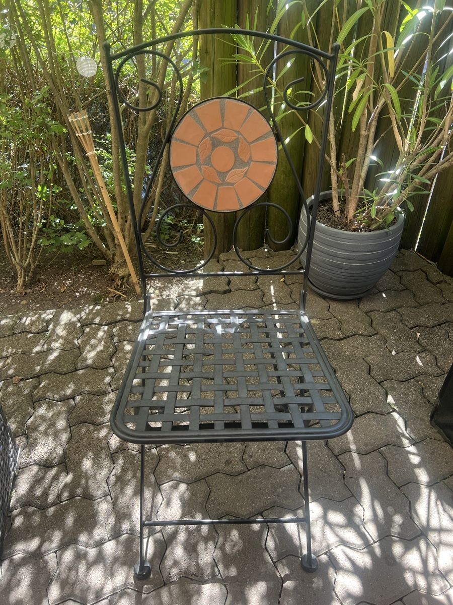 Sedie: 4 Gartenstühle Metall schwarz mit Mosaik gebraucht – Usato da Zürich venduto da ale_ap