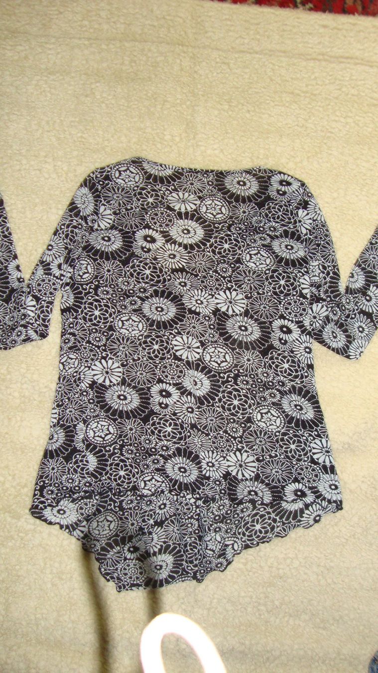 Blusen: Bluse schwarz/weiss , Gr.M – Gebraucht aus Laufen von ereli 1
