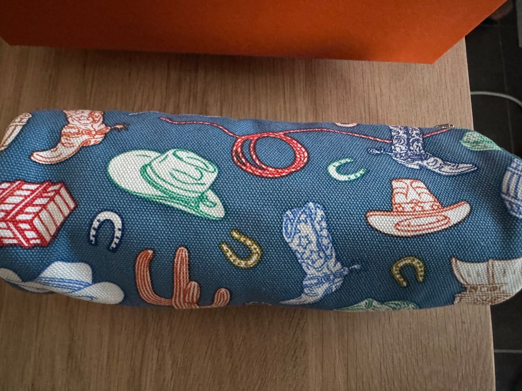 Hermès Borse: Pochette / Étui à crayons Hermès bleu cobalt – Nuovo e nell'imballaggio originale da Bramois venduto da rig_8pq7 4