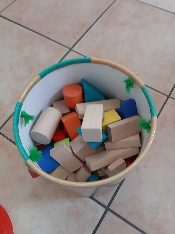 Spielzeuge: Bunte Bauklötze  – Gebraucht aus Männedorf von Linkesan