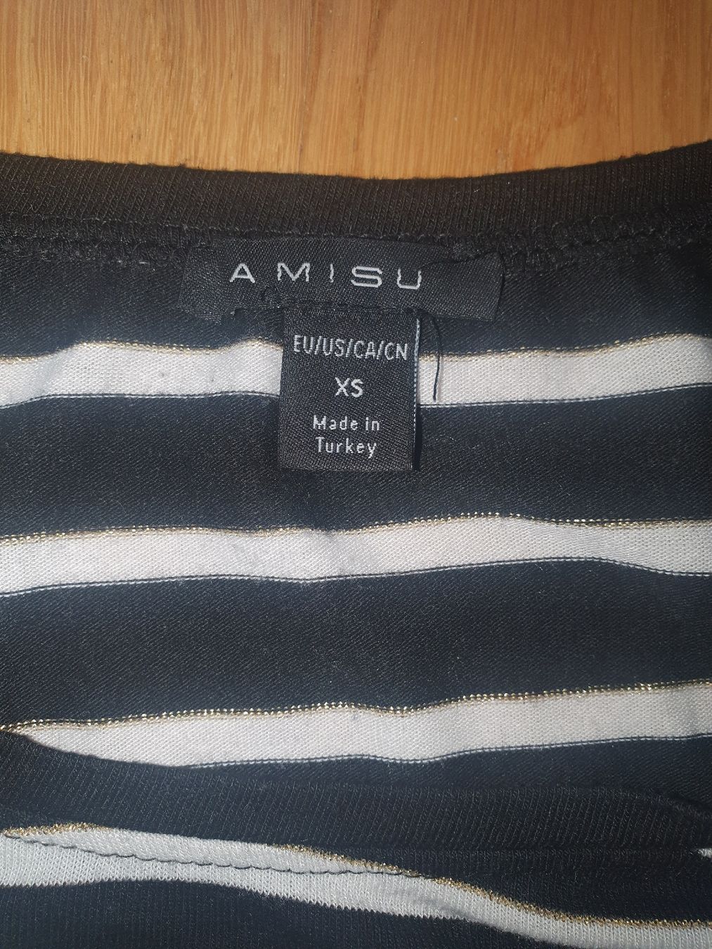 Maglioni & Felpe: Pullover, gestreift, schwarz/weiss/ glitzer, Gr. XS – Usato da Moosseedorf venduto da Sonnenschein.. 1